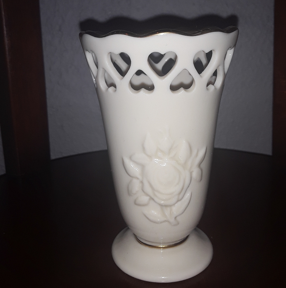 lenox heart and rose vase